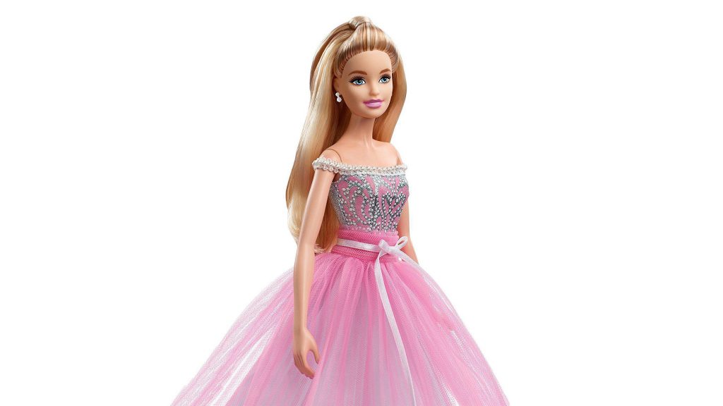 خرید اینترنتی عروسک دخترانه از کجا ؟ بهترین نوع عروسک | پیویو مگ