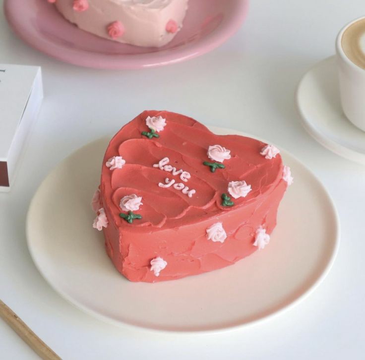 قشنگ ترین ایده ها برای تزیین کیک به شکل قلب