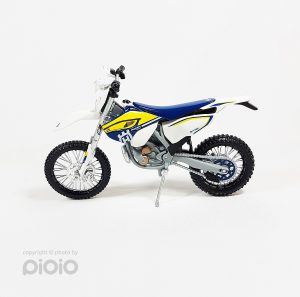 ماکت موتورسیکلت Husqvarna FE 501