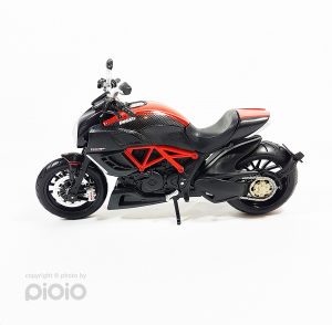 ماکت موتور DUCATI DIAVEL CARBON