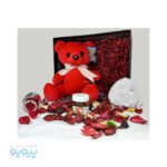 پک کادو ولنتاین با عروسک خرس قرمز و قلب مخملی
