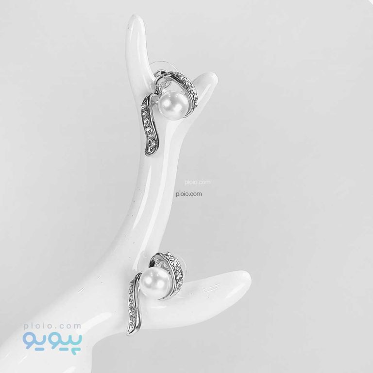 گوشواره مرواریدی پیچکی،پیویو