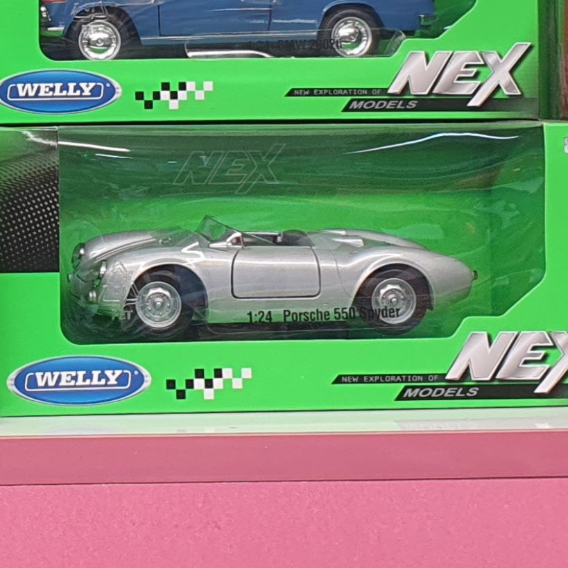 ماکت ماشین فلزی welly مدل Porsche 550 Spyder مقیاس 1:24